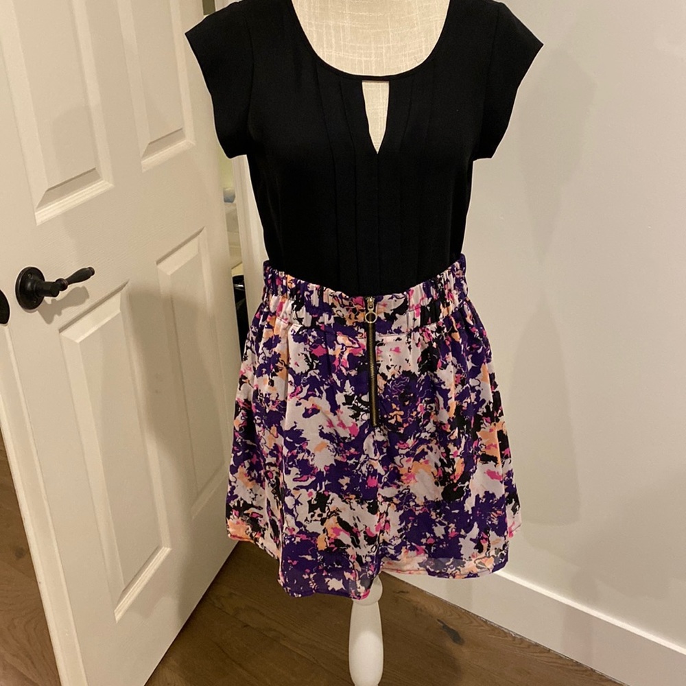 Mini floral skirt